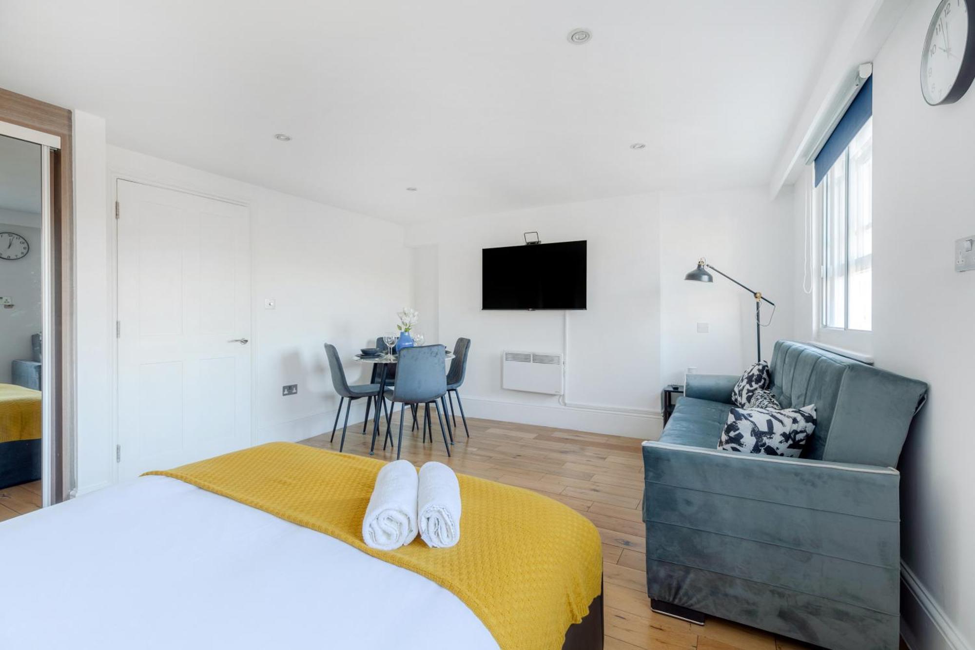 Апартаменты Regents Park View *