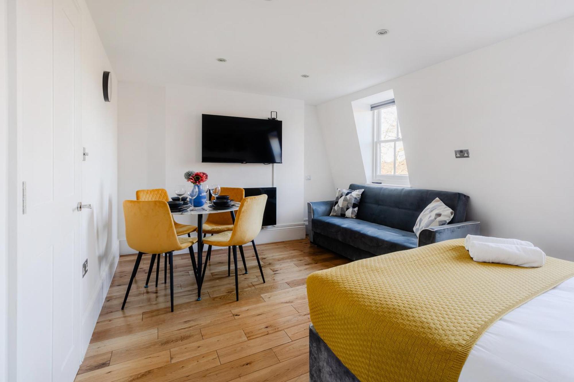 Апартаменты Regents Park View
