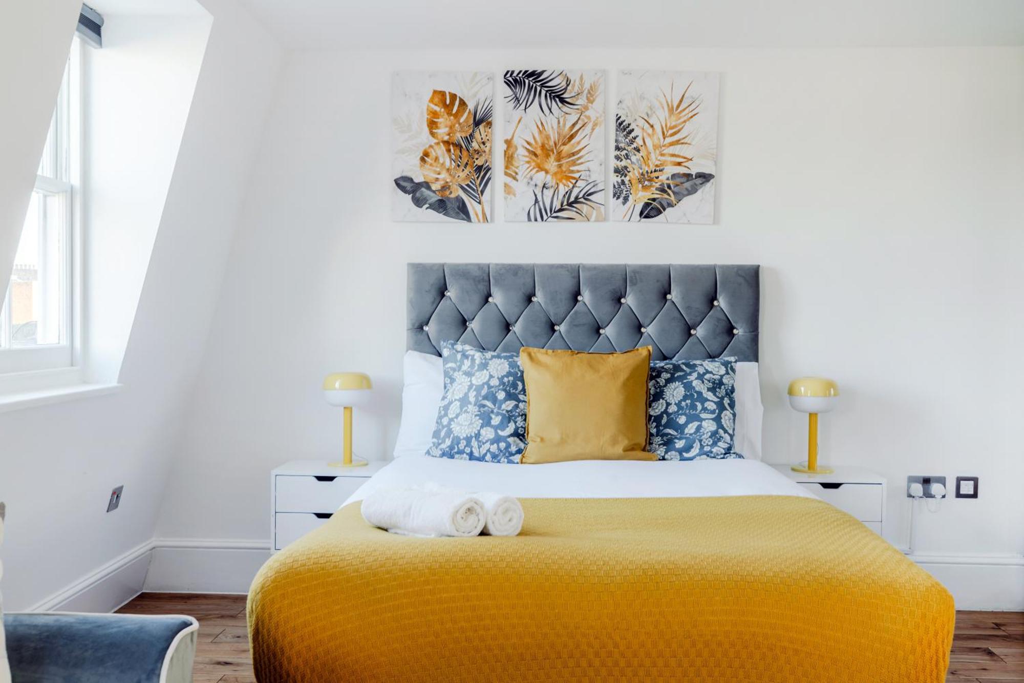 Апартаменты Regents Park View *