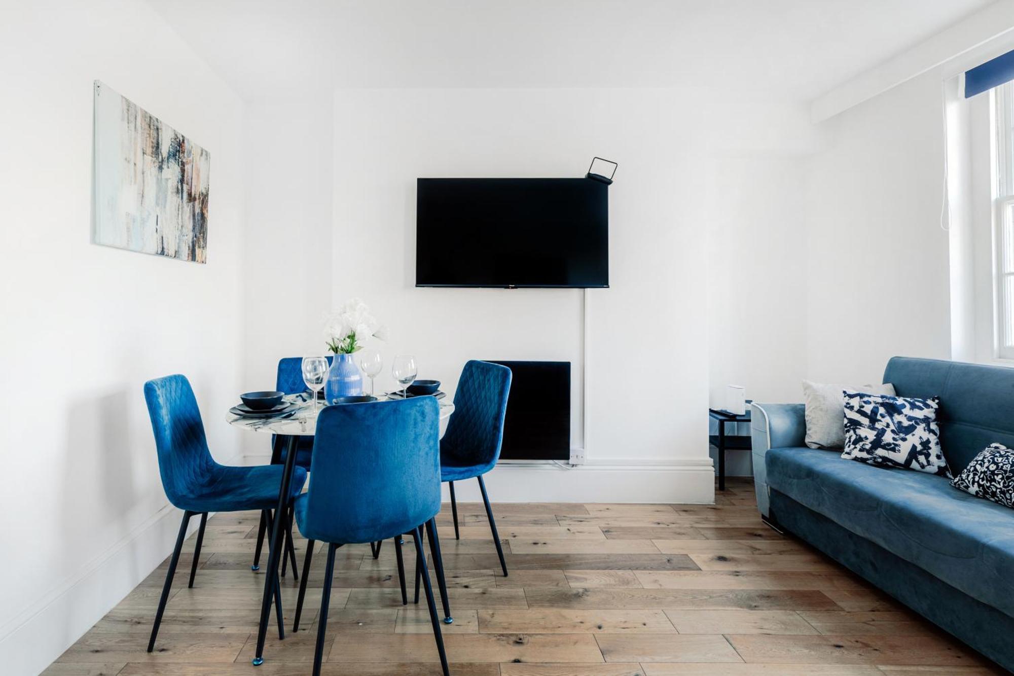 Апартаменты Regents Park View *